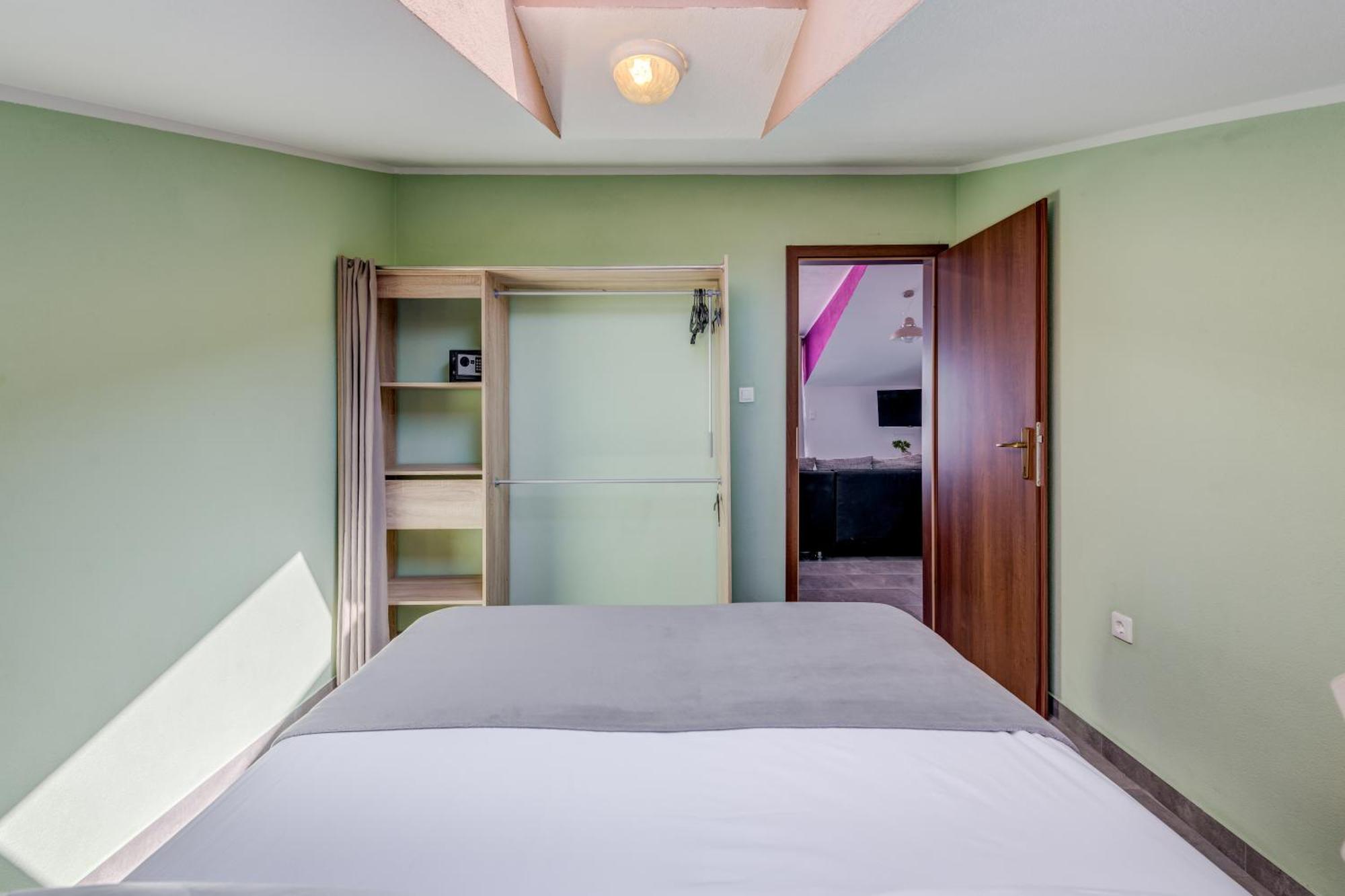 Ferienwohnung Deepwater House Slatine Exterior foto